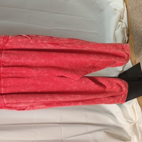 Jumpsuit 22/24 Lane Bryant Romper Livi Crop Pant French Terry Coral Tie Dye NWT - Picture 3 of 6